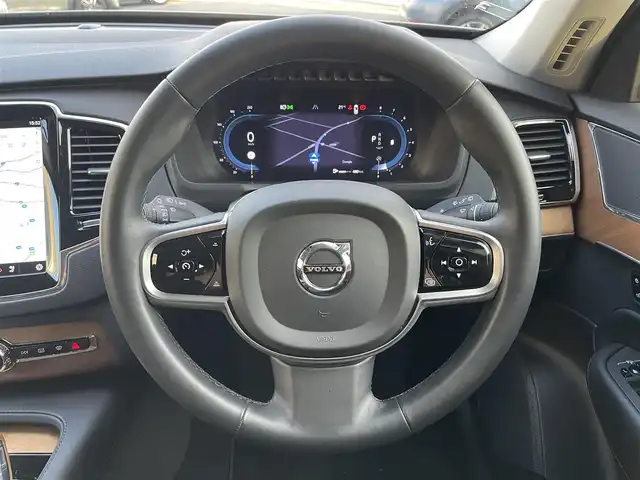 ボルボ ボルボ ＸＣ９０ プラスB5 AWD 山梨県 2022(令4)年 2.4万km シルバー Ｐサンルーフ　/Ｇｏｏｇｌｅナビ　/全周囲Ｃ　/カープレイ　/ＡＣＣ　/ＢＳＡ　/ＬＫＡ　/パイロットＡ　/黒革　/４Ｚシートヒーター　/Ｐシート　/ＬＥＤ　/ＡＨビーム　/デジタルインナーＭ　/Ｐバックドア　/保証書　/スペアＫ