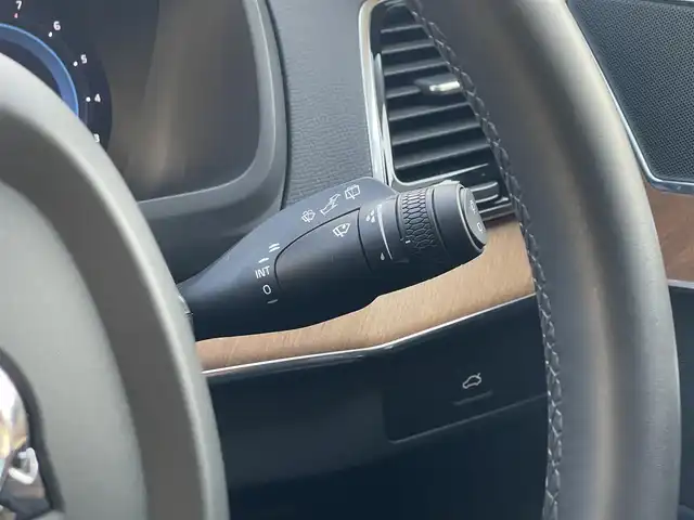 ボルボ ボルボ ＸＣ９０ プラスB5 AWD 山梨県 2022(令4)年 2.4万km シルバー Ｐサンルーフ　/Ｇｏｏｇｌｅナビ　/全周囲Ｃ　/カープレイ　/ＡＣＣ　/ＢＳＡ　/ＬＫＡ　/パイロットＡ　/黒革　/４Ｚシートヒーター　/Ｐシート　/ＬＥＤ　/ＡＨビーム　/デジタルインナーＭ　/Ｐバックドア　/保証書　/スペアＫ