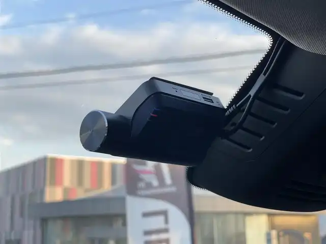 ボルボ ボルボ ＸＣ９０ プラスB5 AWD 山梨県 2022(令4)年 2.4万km シルバー Ｐサンルーフ　/Ｇｏｏｇｌｅナビ　/全周囲Ｃ　/カープレイ　/ＡＣＣ　/ＢＳＡ　/ＬＫＡ　/パイロットＡ　/黒革　/４Ｚシートヒーター　/Ｐシート　/ＬＥＤ　/ＡＨビーム　/デジタルインナーＭ　/Ｐバックドア　/保証書　/スペアＫ