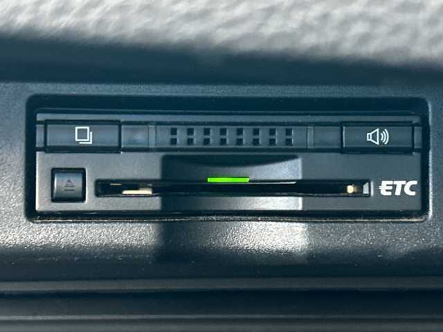 トヨタ ハリアー エレガンス 茨城県 2015(平27)年 5.7万km スパークリングブラックパールクリスタルシャイン 純正ナビ/-(SD/フルセグTV/BT/AM/FM）/禁煙車/バックカメラ/LEDヘッドライト/D席パワーシート/プッシュスタート/ハーフレザーシート/純正17アルミホイール/電動格納ミラー/アイドリングストップ/ETC/プッシュスタート