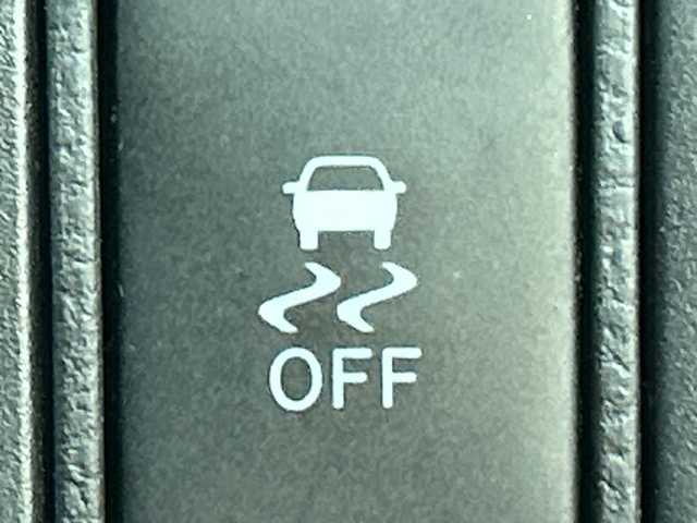 トヨタ ハリアー エレガンス 茨城県 2015(平27)年 5.7万km スパークリングブラックパールクリスタルシャイン 純正ナビ/-(SD/フルセグTV/BT/AM/FM）/禁煙車/バックカメラ/LEDヘッドライト/D席パワーシート/プッシュスタート/ハーフレザーシート/純正17アルミホイール/電動格納ミラー/アイドリングストップ/ETC/プッシュスタート