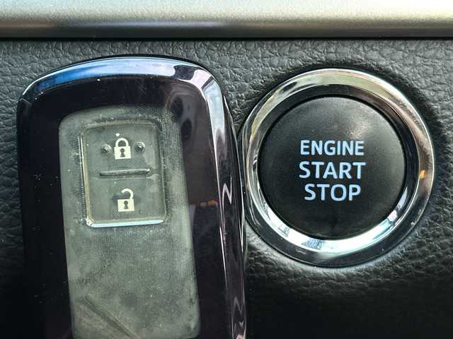 トヨタ ハリアー エレガンス 茨城県 2015(平27)年 5.7万km スパークリングブラックパールクリスタルシャイン 純正ナビ/-(SD/フルセグTV/BT/AM/FM）/禁煙車/バックカメラ/LEDヘッドライト/D席パワーシート/プッシュスタート/ハーフレザーシート/純正17アルミホイール/電動格納ミラー/アイドリングストップ/ETC/プッシュスタート