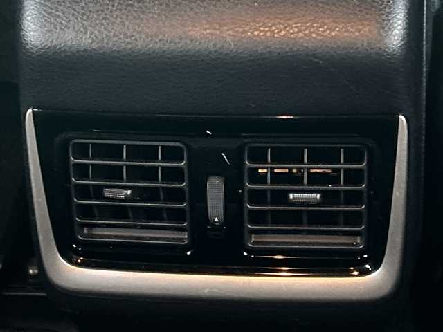 トヨタ ハリアー エレガンス 茨城県 2015(平27)年 5.7万km スパークリングブラックパールクリスタルシャイン 純正ナビ/-(SD/フルセグTV/BT/AM/FM）/禁煙車/バックカメラ/LEDヘッドライト/D席パワーシート/プッシュスタート/ハーフレザーシート/純正17アルミホイール/電動格納ミラー/アイドリングストップ/ETC/プッシュスタート