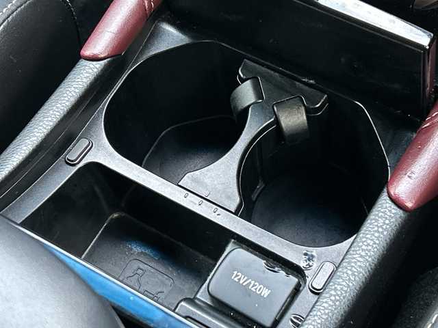 トヨタ ハリアー エレガンス 茨城県 2015(平27)年 5.7万km スパークリングブラックパールクリスタルシャイン 純正ナビ/-(SD/フルセグTV/BT/AM/FM）/禁煙車/バックカメラ/LEDヘッドライト/D席パワーシート/プッシュスタート/ハーフレザーシート/純正17アルミホイール/電動格納ミラー/アイドリングストップ/ETC/プッシュスタート