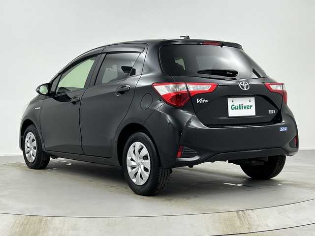 トヨタ ヴィッツ ハイブリッド F 奈良県 2017(平29)年 3.5万km ブラックマイカ SDナビ/AVIC-RW901/Bluetooth フルセグTV CD DVD iPod/バックカメラ/レーンキープアシスト/オートハイビーム/ドラレコ/ETC/スマートキー/純正フロアマット