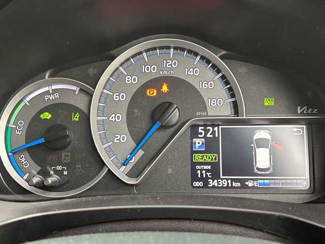 トヨタ ヴィッツ ハイブリッド F 奈良県 2017(平29)年 3.5万km ブラックマイカ SDナビ/AVIC-RW901/Bluetooth フルセグTV CD DVD iPod/バックカメラ/レーンキープアシスト/オートハイビーム/ドラレコ/ETC/スマートキー/純正フロアマット