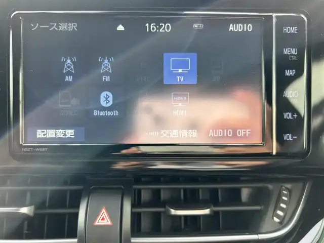 トヨタ Ｃ－ＨＲ G 福岡県 2019(令1)年 3.3万km ブラック/ホワイトパールクリスタルシャイン 2トーン ・純正ナビ/（BLUETOOTH/フルセグ/バックカメラ/・ETC/・ドライブレコーダー/・スペアキー/・クルーズコントロール/・レーンキープアシスト/・エアロパーツ/・LEDライト/・シートヒーター/・クリアランスソナー/・純正フロアマット/・アルミホイール/・プッシュスタート/・保証書/・取扱説明書