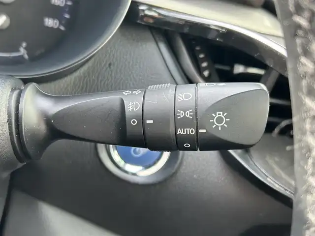 トヨタ Ｃ－ＨＲ G 福岡県 2019(令1)年 3.3万km ブラック/ホワイトパールクリスタルシャイン 2トーン ・純正ナビ/（BLUETOOTH/フルセグ/バックカメラ/・ETC/・ドライブレコーダー/・スペアキー/・クルーズコントロール/・レーンキープアシスト/・エアロパーツ/・LEDライト/・シートヒーター/・クリアランスソナー/・純正フロアマット/・アルミホイール/・プッシュスタート/・保証書/・取扱説明書