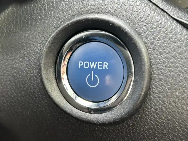 トヨタ Ｃ－ＨＲ G 福岡県 2019(令1)年 3.3万km ブラック/ホワイトパールクリスタルシャイン 2トーン ・純正ナビ/（BLUETOOTH/フルセグ/バックカメラ/・ETC/・ドライブレコーダー/・スペアキー/・クルーズコントロール/・レーンキープアシスト/・エアロパーツ/・LEDライト/・シートヒーター/・クリアランスソナー/・純正フロアマット/・アルミホイール/・プッシュスタート/・保証書/・取扱説明書
