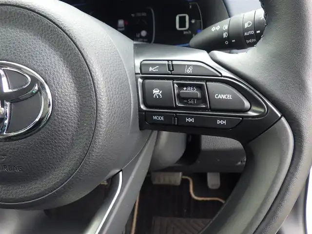 トヨタ アクア Z 千葉県 2021(令3)年 1.2万km プラチナホワイトパールマイカ Toyota Safety Sense/・プリクラッシュセーフティ/・レーンディパーチャーアラート/・オートハイビーム/・レーダークルーズコントロール/・ブラインドスポットモニター/アドバンスドパーク/ヘッドアップディスプレイ/アイドリングストップ/純正コネクティッドナビ/地デジTV/【Bluetooth接続】/パノラミックビューモニター/ドライブレコーダー（前後撮影）/運転席パワーシート/ハーフレザーシート/前席シートヒーター/ステアリングヒーター/ステアリングスイッチ/革巻きステアリング/ETC（2.0）/LEDヘッドライト/ウインカーミラー/モデリスタ15インチアルミホイル/サイド/カーテンエアバッグ/スマートキー