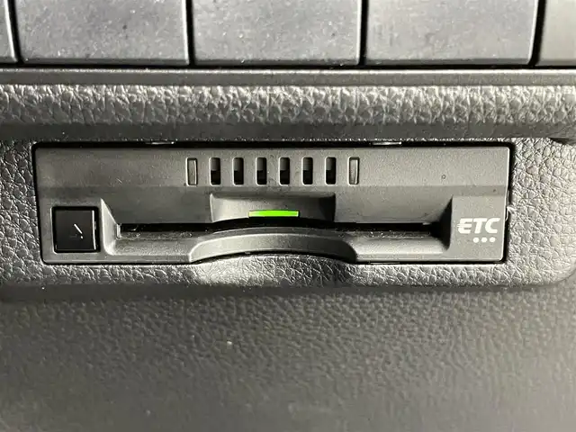 トヨタ カローラツーリング ダブルバイビー 富山県 2020(令2)年 3.4万km ブラックマイカ 純正ナビ（AM/FM/USB/BT/Miracast）/フルセグTV/バックカメラ/アダプティブクルーズコントロール/衝突被害軽減ブレーキ/レーンキープアシスト/コーナーセンサー前後/ブラインドスポットモニター/オートマチックハイビーム/LEDヘッドライト/ハーフレザーシート/純正17インチAW/スマートキー/プッシュスタート/保証書/純正フロアマット