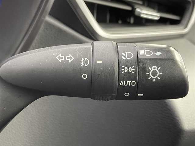 トヨタ カローラツーリング ダブルバイビー 富山県 2020(令2)年 3.4万km ブラックマイカ 純正ナビ（AM/FM/USB/BT/Miracast）/フルセグTV/バックカメラ/アダプティブクルーズコントロール/衝突被害軽減ブレーキ/レーンキープアシスト/コーナーセンサー前後/ブラインドスポットモニター/オートマチックハイビーム/LEDヘッドライト/ハーフレザーシート/純正17インチAW/スマートキー/プッシュスタート/保証書/純正フロアマット