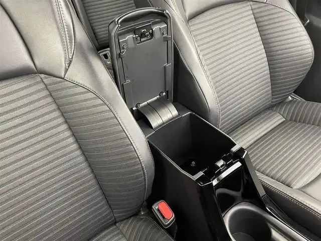 トヨタ カローラツーリング ダブルバイビー 富山県 2020(令2)年 3.4万km ブラックマイカ 純正ナビ（AM/FM/USB/BT/Miracast）/フルセグTV/バックカメラ/アダプティブクルーズコントロール/衝突被害軽減ブレーキ/レーンキープアシスト/コーナーセンサー前後/ブラインドスポットモニター/オートマチックハイビーム/LEDヘッドライト/ハーフレザーシート/純正17インチAW/スマートキー/プッシュスタート/保証書/純正フロアマット