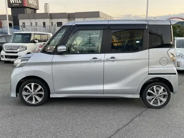 日産 デイズ ルークス ハイウェイスターターボ 東京都 2015(平27)年 9.5万km クールシルバー (株)IDOMが運営する【じしゃロン昭島店】の自社ローン対象車両になります。こちらは現金ご利用時の価格です。自社ローンご希望の方は別途その旨お申付け下さい。						/純正ナビ/全方向カメラ/エンジンスタートボタン/両側パワースライドドア/ドライブレコーダー/ETC/スマートキー