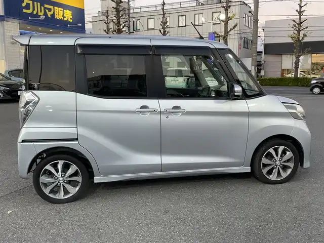 日産 デイズ ルークス ハイウェイスターターボ 東京都 2015(平27)年 9.5万km クールシルバー (株)IDOMが運営する【じしゃロン昭島店】の自社ローン対象車両になります。こちらは現金ご利用時の価格です。自社ローンご希望の方は別途その旨お申付け下さい。						/純正ナビ/全方向カメラ/エンジンスタートボタン/両側パワースライドドア/ドライブレコーダー/ETC/スマートキー
