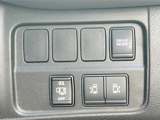 日産 セレナ 京都府 2021(令3)年 6.9万km ダイヤモンドブラック 両側電動ドア　/純正ナビ　/全周囲カメラ　/ブラインドスポットモニター　/衝突被害軽減システム　/レーダークルーズ　/ドラレコ　/コーナーセンサー　/スマートキー/ＬＥＤヘッドライト　/フォグランプ