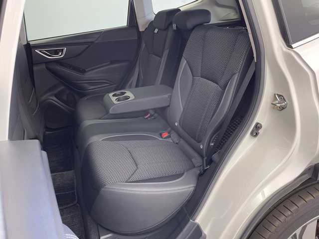 スバル フォレスター ハイブリッド アドバンス 新潟県 2019(令1)年 4.6万km クリスタルホワイトP アイサイトVer3/純正ナビ【CN-LR840D】/・フルセグ/・Bluetooth/・HDMI/全方位モニター/スマートキー/プッシュスタート/4WD/レーダークルーズ/サンルーフ/パワーバックドア/ETC/デジタルインナーミラー/純正ドライブレコーダー/ハーフレザーシート /前席シートヒーター/前席パワーシート/メモリーシート/ハンドルヒーター/純正18AW/LEDヘッドライト/オートライト/W＆サイドエアバック /カーテンエアバック