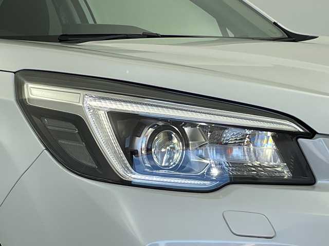 スバル フォレスター ハイブリッド アドバンス 新潟県 2019(令1)年 4.6万km クリスタルホワイトP アイサイトVer3/純正ナビ【CN-LR840D】/・フルセグ/・Bluetooth/・HDMI/全方位モニター/スマートキー/プッシュスタート/4WD/レーダークルーズ/サンルーフ/パワーバックドア/ETC/デジタルインナーミラー/純正ドライブレコーダー/ハーフレザーシート /前席シートヒーター/前席パワーシート/メモリーシート/ハンドルヒーター/純正18AW/LEDヘッドライト/オートライト/W＆サイドエアバック /カーテンエアバック