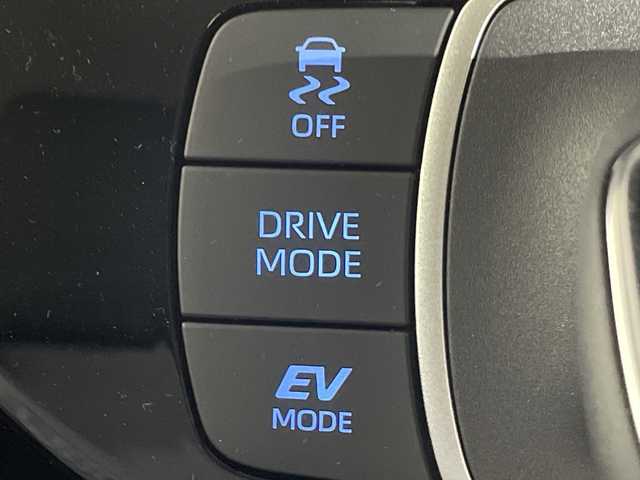 トヨタ アクア G 福岡県 2025(令7)年 0.8万km ブラックマイカ 純正ディスプレイオーディオ/衝突軽減ブレーキ/オートハイビーム/バックカメラ/プッシュスタート/ETC/純正フロアマット/AC100V/レーダークルーズコントロール