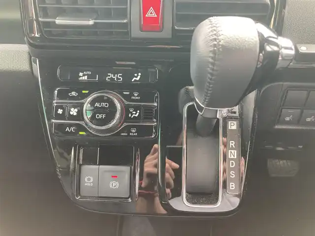 ダイハツ タント カスタム RS 鳥取県 2022(令4)年 1.2万km ブラックマイカメタリック/シャイニングホワイトパール スマートアシスト/純正10型ナビ【MMZN-Z72DS】/・フルセグ/Bluetooth/CD/DVD/全方位モニター/両側電動スライドドア/スマートキー/プッシュスタート/ビルトインETC/純正ドライブレコーダー/ハーフレザーシート/前席シートヒーター/純正AW/LEDヘッドライト/オートライト/W&サイドエアバック/カーテンエアバック/シートバックテーブル/ロールサンシェード