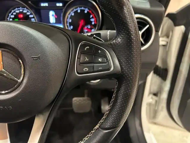 メルセデス・ベンツ ＣＬＡ２２０ Sブレイク 4MATIC 道央・札幌 2018(平30)年 5.5万km ポーラホワイト レーダーセーフティパッケージ/　・ACC/　・PRE-SAFE/　・ブラインドスポットアシスト/　・レーンキープアシスト/プレミアムパッケージ/　・パノラミックスライディングルーフ/　・harman/kardonサラウンド/　・メモリー付フルパワーシート/　・アンビエントライト/純正HDDナビ/フルセグTV/CD/DVD/SD/Bluetooth/AppleCarPlay/AndroidAuto/バックカメラ/パークトロニック/LEDヘッドライト/パワーテールゲート