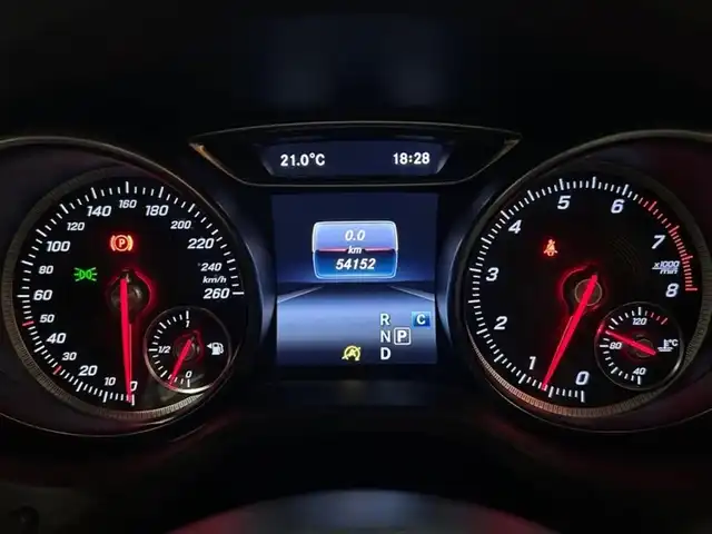 メルセデス・ベンツ ＣＬＡ２２０ Sブレイク 4MATIC 道央・札幌 2018(平30)年 5.5万km ポーラホワイト レーダーセーフティパッケージ/　・ACC/　・PRE-SAFE/　・ブラインドスポットアシスト/　・レーンキープアシスト/プレミアムパッケージ/　・パノラミックスライディングルーフ/　・harman/kardonサラウンド/　・メモリー付フルパワーシート/　・アンビエントライト/純正HDDナビ/フルセグTV/CD/DVD/SD/Bluetooth/AppleCarPlay/AndroidAuto/バックカメラ/パークトロニック/LEDヘッドライト/パワーテールゲート