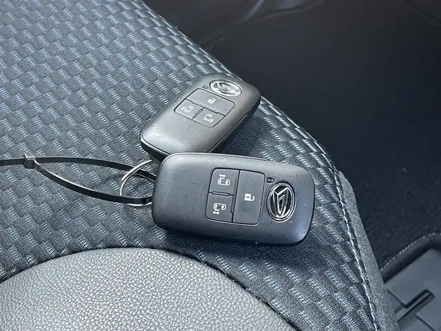 ダイハツ タント カスタム X 青森県 2023(令5)年 1万km ターコイズブルーマイカメタリック 4WD/前席シートヒーター/両側パワースライドドア/プッシュスタート/スマートキー×２/純正フロアマット/アイドリングストップ/衝突被害軽減システム