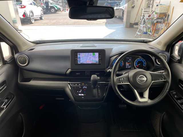 日産 デイズ ハイウェイスターG ターボ 兵庫県 2020(令2)年 6.4万km ホワイトパール ・エマージェンシーブレーキ/・車線逸脱警報/・オートハイビーム/・標識認識機能/・前後コーナーセンサー/・ふらつき警報/・純正ナビ＆フルセグ＆BT＆CD＆AUX/・全方位カメラ/・スマートキー/・プッシュスタート/・LEDヘッドライト/・フォグ/・オートライト/・フロアマット/・ステアリングスイッチ/・電動格納ミラー/・アイドリングストップ/・横滑り防止装置