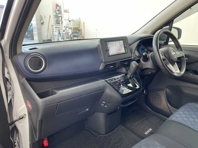 日産 デイズ ハイウェイスターG ターボ 兵庫県 2020(令2)年 6.4万km ホワイトパール ・エマージェンシーブレーキ/・車線逸脱警報/・オートハイビーム/・標識認識機能/・前後コーナーセンサー/・ふらつき警報/・純正ナビ＆フルセグ＆BT＆CD＆AUX/・全方位カメラ/・スマートキー/・プッシュスタート/・LEDヘッドライト/・フォグ/・オートライト/・フロアマット/・ステアリングスイッチ/・電動格納ミラー/・アイドリングストップ/・横滑り防止装置