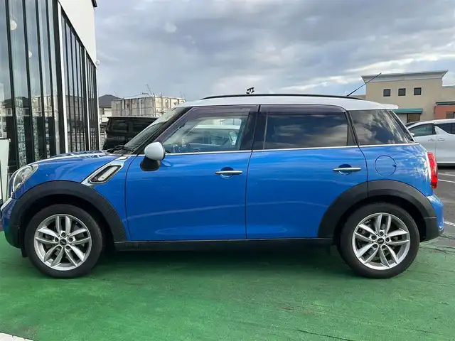 ＭＩＮＩ ミニ クロスオーバー クーパー S 長崎県 2014(平26)年 2.6万km トゥルーブルーM /社外ナビ/（ＡＭ/ＦＭ/CD/DVD/Bluetooth/フルセグTV）//オートライト//スマートキー×２/プッシュスタート//LEDヘッドライト//オートライト//純正フロアマット//盗難防止装置//純正１７インチアルミホイール//社外フロアマット//バックカメラ(モニターにうつらず)