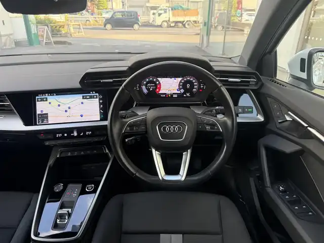 アウディ アウディ Ａ３ セダン 30TFSI アドバンスド 愛知県 2021(令3)年 7.3万km グレイシアホワイトメタリック /正規ディーラー車//バーチャルコックピット//MMIナビ//地デジ/Bluetooth/USB/CarPlay/AndroidAuto//リアビューカメラ//ビルトインETC2.0//ワイヤレス充電//パワーシート//シートヒーター//Audiプレセンス//Audiサイドアシスト//パーキングエイド//パークアシスト//レーダークルーズコントロール//接近警告//純正1７インチアルミホイール//ESC//パドルシフト//MTモード付きAT//LEDオートヘッドライト//フロント・リアフォグランプ//プッシュスタート//スペアスマートキー//アイドリングストップ//革巻きステアリング//ステアリングスイッチ//チルト＆テレスコピックステアリング//純正フロアマット//保証書//取扱説明書//点検整備記録簿R4.6