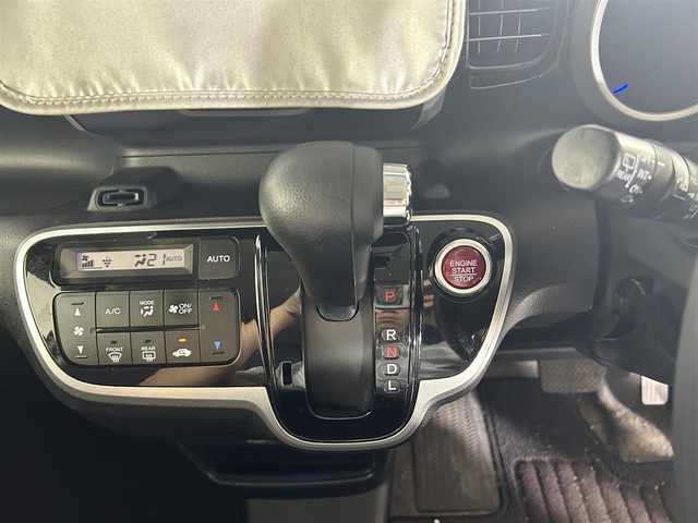 ホンダ Ｎ ＢＯＸ カスタム G Lパッケージ 佐賀県 2016(平28)年 11.8万km プレミアムホワイトパールⅡ 片側パワースライドドア/ビルトインETC/純正HIDヘッドライト/オートライト/フォグライト/ドアバイザー/フロアマット/純正14インチアルミホイール/ISOFIX/ベンチシート/チップアップシート/後席サンシェード/電動格納ミラー/ウインカーミラー/横滑り防止装置/ABS/プッシュスタート/スマートキー