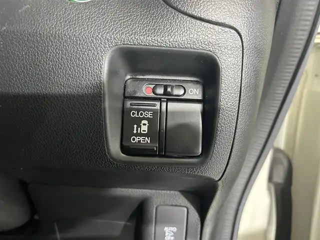 ホンダ Ｎ ＢＯＸ カスタム G Lパッケージ 佐賀県 2016(平28)年 11.8万km プレミアムホワイトパールⅡ 片側パワースライドドア/ビルトインETC/純正HIDヘッドライト/オートライト/フォグライト/ドアバイザー/フロアマット/純正14インチアルミホイール/ISOFIX/ベンチシート/チップアップシート/後席サンシェード/電動格納ミラー/ウインカーミラー/横滑り防止装置/ABS/プッシュスタート/スマートキー