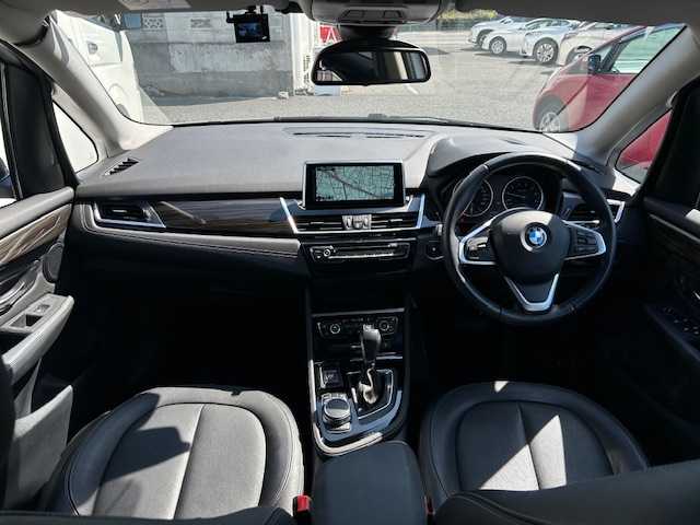 ＢＭＷ ２１８ｉ アクティブツアラー ラグジュアリー 東京都 2017(平29)年 3万km アルピンホワイトⅢ 純正HDDナビ/（TV・AM・FM・CD・DVD・BT）/ALPINEデジタルチューナー/バックカメラ/インテリジェントセーフティー/クルーズコントロール/パワーバックドア/オートハイビーム/本革シート/運転席、助手席パワーシート/シートヒーター/ETC/ドライブレコーダー