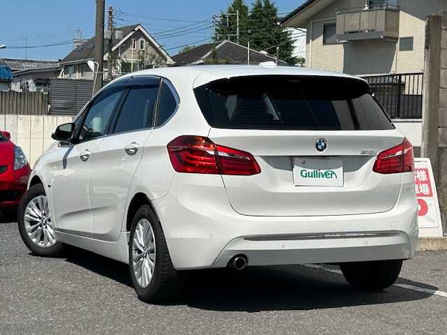 ＢＭＷ ２１８ｉ アクティブツアラー ラグジュアリー 東京都 2017(平29)年 3万km アルピンホワイトⅢ 純正HDDナビ/（TV・AM・FM・CD・DVD・BT）/ALPINEデジタルチューナー/バックカメラ/インテリジェントセーフティー/クルーズコントロール/パワーバックドア/オートハイビーム/本革シート/運転席、助手席パワーシート/シートヒーター/ETC/ドライブレコーダー