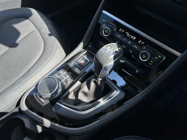 ＢＭＷ ２１８ｉ アクティブツアラー ラグジュアリー 東京都 2017(平29)年 3万km アルピンホワイトⅢ 純正HDDナビ/（TV・AM・FM・CD・DVD・BT）/ALPINEデジタルチューナー/バックカメラ/インテリジェントセーフティー/クルーズコントロール/パワーバックドア/オートハイビーム/本革シート/運転席、助手席パワーシート/シートヒーター/ETC/ドライブレコーダー
