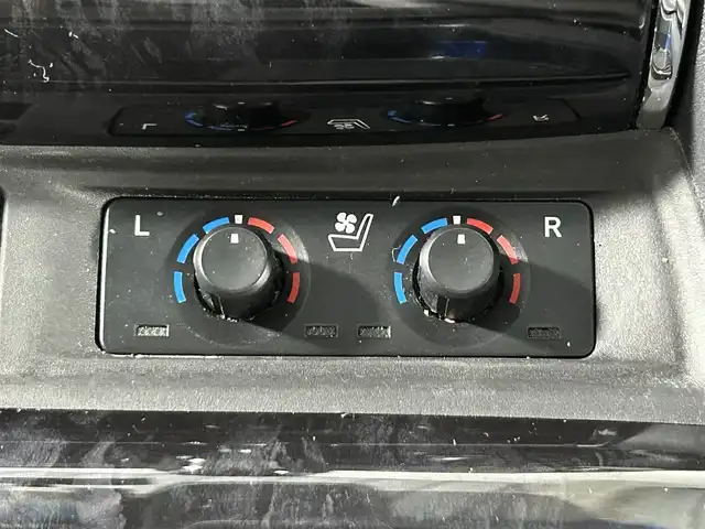 トヨタ アルファード S Cパッケージ 佐賀県 2019(令1)年 3.8万km ブラック 社外11型ナビ/（ＡＭ/ＦＭ/CD/DVD/Bluetooth/フルセグTV）/後席12.8型モニター /バックカメラ/クルーズコントロール(追従あり)/前後ドライブレコーダー/両側パワースライドドア/衝突被害軽減システム/セーフティセンス/クリアランスソナー/レーンアシスト/エアシート/シートヒーター/ステアリングヒーター/前席・セカンドシートパワーシート/オットマン/ビルトインETC/デジタルインナーミラー/ブラインドスポットモニター/LEDヘッドライト/フォグランプ/ダブルエアコン/盗難防止装置/横滑り防止装置/オートライト/オートマチックハイビーム/スマートキー/プッシュスタート/純正フロアマット/純正18インチアルミホイール/ステアリングスイッチ/電動格納ミラー/ドアバイザー