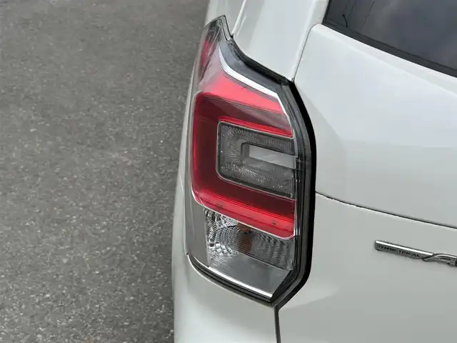 スバル フォレスター S－リミテッド 山形県 2016(平28)年 5.7万km パール 禁煙車/4WD/社外ナビ/・フルセグTV/FM/AM/DVD/Bluetooth/全車速追従機能クルーズコントロール/アイドリングストップ/レーンキープアシスト/AT誤発進抑制制御/車線逸脱警報/衝突被害軽減ブレーキ/横滑り防止装置/盗難防止装置/LEDヘッドライト/オートライト/ハーフレザーシート/パワーシート/シートヒーター/パワーバックドア/ルーフレール/バックカメラ/純正フロアマット/純正ドアバイザー/ETC/保証書/取扱説明書