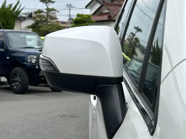 スバル フォレスター S－リミテッド 山形県 2016(平28)年 5.7万km パール 禁煙車/4WD/社外ナビ/・フルセグTV/FM/AM/DVD/Bluetooth/全車速追従機能クルーズコントロール/アイドリングストップ/レーンキープアシスト/AT誤発進抑制制御/車線逸脱警報/衝突被害軽減ブレーキ/横滑り防止装置/盗難防止装置/LEDヘッドライト/オートライト/ハーフレザーシート/パワーシート/シートヒーター/パワーバックドア/ルーフレール/バックカメラ/純正フロアマット/純正ドアバイザー/ETC/保証書/取扱説明書