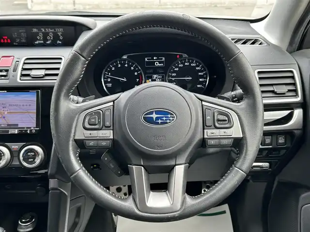 スバル フォレスター S－リミテッド 山形県 2016(平28)年 5.7万km パール 禁煙車/4WD/社外ナビ/・フルセグTV/FM/AM/DVD/Bluetooth/全車速追従機能クルーズコントロール/アイドリングストップ/レーンキープアシスト/AT誤発進抑制制御/車線逸脱警報/衝突被害軽減ブレーキ/横滑り防止装置/盗難防止装置/LEDヘッドライト/オートライト/ハーフレザーシート/パワーシート/シートヒーター/パワーバックドア/ルーフレール/バックカメラ/純正フロアマット/純正ドアバイザー/ETC/保証書/取扱説明書