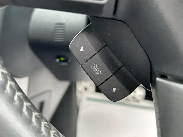 スバル フォレスター S－リミテッド 山形県 2016(平28)年 5.7万km パール 禁煙車/4WD/社外ナビ/・フルセグTV/FM/AM/DVD/Bluetooth/全車速追従機能クルーズコントロール/アイドリングストップ/レーンキープアシスト/AT誤発進抑制制御/車線逸脱警報/衝突被害軽減ブレーキ/横滑り防止装置/盗難防止装置/LEDヘッドライト/オートライト/ハーフレザーシート/パワーシート/シートヒーター/パワーバックドア/ルーフレール/バックカメラ/純正フロアマット/純正ドアバイザー/ETC/保証書/取扱説明書