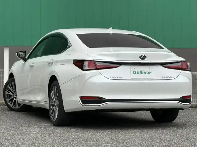 レクサス ＥＳ 300h 千葉県 2021(令3)年 2.9万km ソニッククォーツ サンルーフ/純正SDナビ（AM/FM/CD/DVD/フルセグTV/Bluetooth）/前後バックカメラ/ドライブレコーダー/ビルトインETC2.0/レーダークルーズコントロール/Lexus Safety System/パドルシフト/ステアリングヒーター/レザーシート/前席パワーシート/前席エアシート/前席シートヒーター/電動トランクリッド/LEDヘッドライト/純正フロアマット