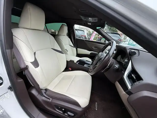 レクサス ＥＳ 300h 千葉県 2021(令3)年 2.9万km ソニッククォーツ サンルーフ/純正SDナビ（AM/FM/CD/DVD/フルセグTV/Bluetooth）/前後バックカメラ/ドライブレコーダー/ビルトインETC2.0/レーダークルーズコントロール/Lexus Safety System/パドルシフト/ステアリングヒーター/レザーシート/前席パワーシート/前席エアシート/前席シートヒーター/電動トランクリッド/LEDヘッドライト/純正フロアマット