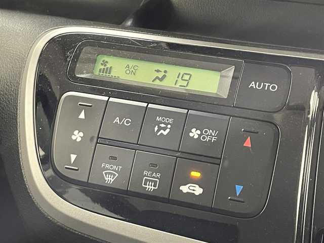 ホンダ Ｎ ＢＯＸ G SSパッケージ 滋賀県 2013(平25)年 6万km クリスタルブラックパール 禁煙車/KENWOODナビ/・ワンセグTV・CD・DVD・USB・AUX/バックカメラ/ETC/両側パワースライドドア/横滑り防止機能/ステアリングスイッチ/オートエアコン/LEDヘッドライト/ヘッドライトレベライザー/電動格納ミラー
