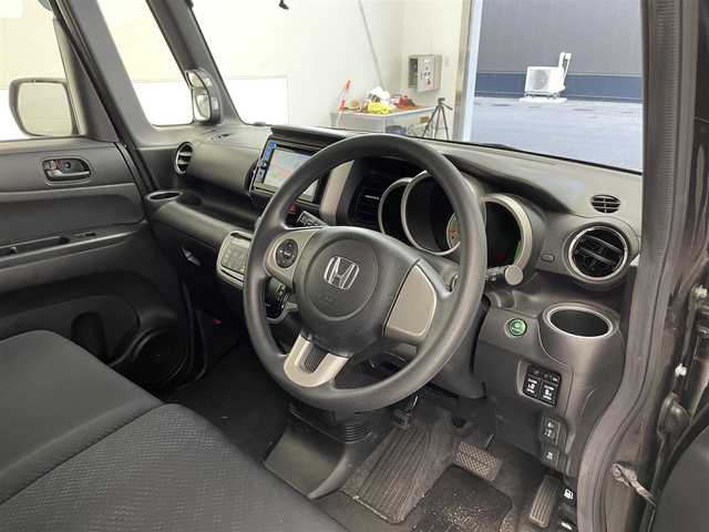 ホンダ Ｎ ＢＯＸ G SSパッケージ 滋賀県 2013(平25)年 6万km クリスタルブラックパール 禁煙車/KENWOODナビ/・ワンセグTV・CD・DVD・USB・AUX/バックカメラ/ETC/両側パワースライドドア/横滑り防止機能/ステアリングスイッチ/オートエアコン/LEDヘッドライト/ヘッドライトレベライザー/電動格納ミラー