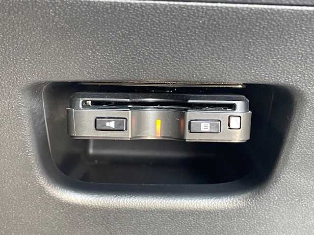 ダイハツ キャスト アクティバ GターボプライムコレSAⅢ 愛知県 2018(平30)年 1.7万km オフビートカーキM /ワンオーナー車/禁煙車//純正メモリナビ【NSZP-X68D】//フルセグTV・Bluetooth・CD・DVD・AM・FM・SD・USB・HDMI//バックカメラ・ETC//ドライブレコーダー(ナビ連動)//LEDヘッドライト//オートライト//オートハイビーム//純正15インチアルミホイール//スマートアシストIII//衝突回避支援ブレーキ//車線逸脱警報//先行車発進お知らせ//衝突警報//誤発進抑制//誤後進抑制//横滑り防止//トラクションコントロール//アイドリングストップ//衝突安全ボディ”TAF”//自動格納ミラー//フロントフォグランプ//プッシュスタート//合皮+ファブリックシート//前席ベンチシート//本革巻きステアリング//ステアリングスイッチ//PWRモード走行//アクセサリーソケット(DC12V 120W)//純正フロアマット//純正バイザー//イモビライザー//スペアキー1本//新車保証書/取扱説明書//ナビ説明書