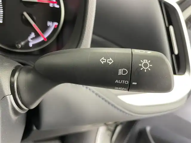 トヨタ ヴォクシー S－Z 富山県 2022(令4)年 2.7万km ホワイトパールクリスタルシャイン 純正ディスプレイオーディオ（AM/FM/BT/USB）/バックカメラ/ドライブレコーダー/ETC/ヘッドアップディスプレイ/デジタルインナーミラー/オートホールド付電子パーキング/ハーフレザーシート/シートヒーター/衝突被害軽減システム/レーダークルーズコントロール/レーンキープアシスト/コーナーセンサー/横滑り防止装置/純正アルミホイール/社外フロアマット/オートLEDライト/オートマチックハイビーム/革巻きステアリング/ステアリングスイッチ/スマートキー