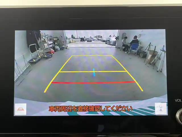 トヨタ ヴォクシー S－Z 富山県 2022(令4)年 2.7万km ホワイトパールクリスタルシャイン 純正ディスプレイオーディオ（AM/FM/BT/USB）/バックカメラ/ドライブレコーダー/ETC/ヘッドアップディスプレイ/デジタルインナーミラー/オートホールド付電子パーキング/ハーフレザーシート/シートヒーター/衝突被害軽減システム/レーダークルーズコントロール/レーンキープアシスト/コーナーセンサー/横滑り防止装置/純正アルミホイール/社外フロアマット/オートLEDライト/オートマチックハイビーム/革巻きステアリング/ステアリングスイッチ/スマートキー