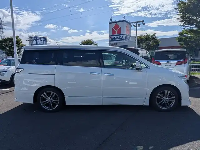 日産 エルグランド 250HWS アーバンクロム 福井県 2012(平24)年 8.4万km ブリリアントホワイトパール メーカーオプションHDDナビ【Bluetooth CD DVD】/４WD/全方位カメラ/両側パワースライドドア/100V充電/横滑り防止装置/アイドリングストップ/盗難防止装置/キセノンライト/オートライト/ハーフレザーシート/オットマン/チップアップシート/スマートキー【スペア1本】/純正フロアマット/社外アルミホイール【レオニス製】/禁煙