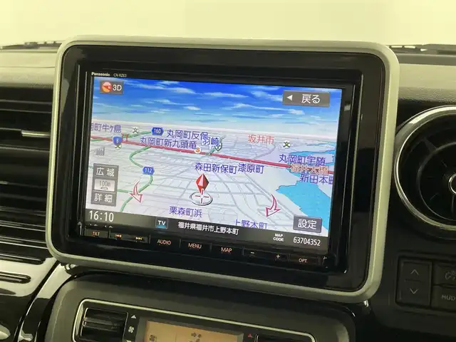 スズキ スペーシア カスタム HYBRID XS 福井県 2017(平29)年 4.7万km ピュアホワイトP 純正8インチSDナビ 　型式：CN-RZ83/（FM/AM/BT/CD/DVD/Ipod/SD)/4WD　/全方位カメラ  /シートヒーター /両側パワースライドドア /スペアキー /純正アルミホイール /フロントフォグ /前後コーナーセンサー /LEDヘッドライト /ABS/横滑り防止装置/レーンキープアシスト/オートライト/プリクラッシュセーフティ